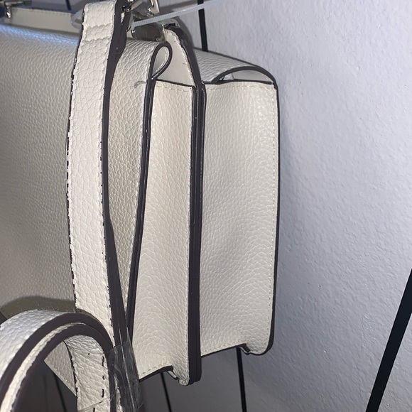 Steve Madden Ivory Leather Adjustable Crossbody/shoulder bag  New With Tags - Picture 5 of 9